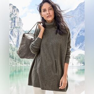 Garnet Hill Oversized Turtleneck Sweater Size Large Wool & Cashmere Purple Color